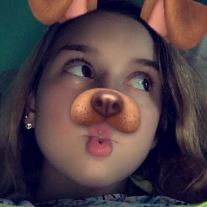 Meet your Posher, Lia